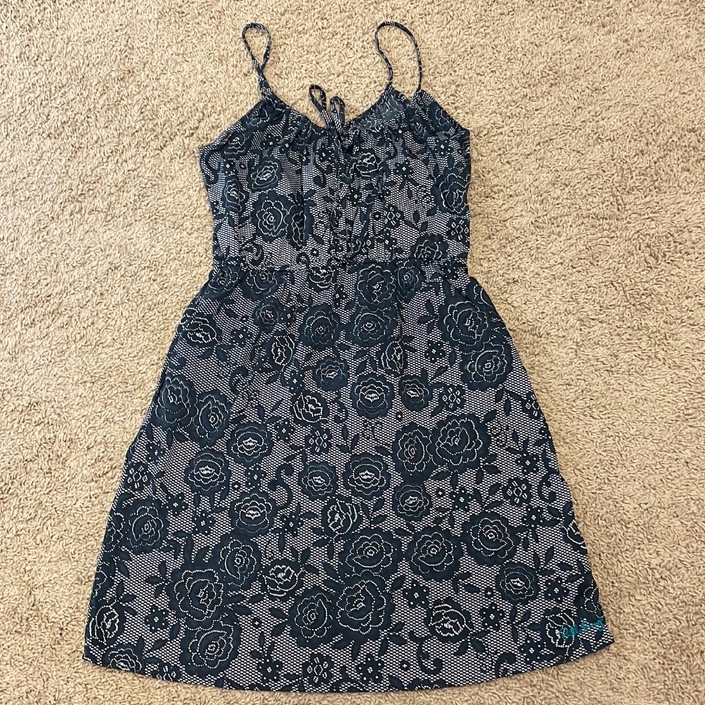 Billabong flower design light dress